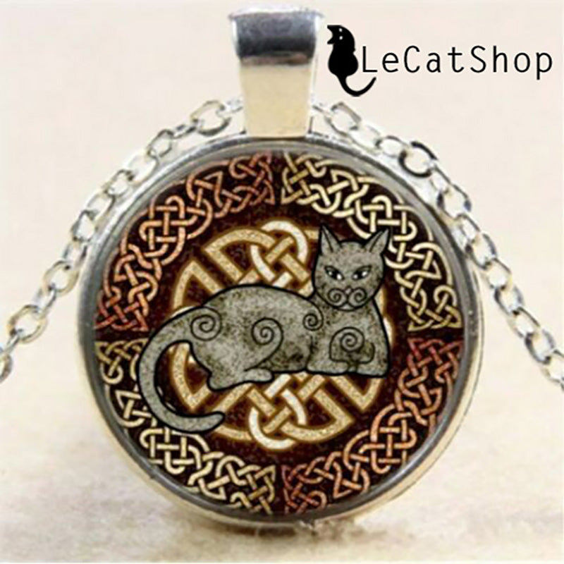 Cat glass tibetan necklace